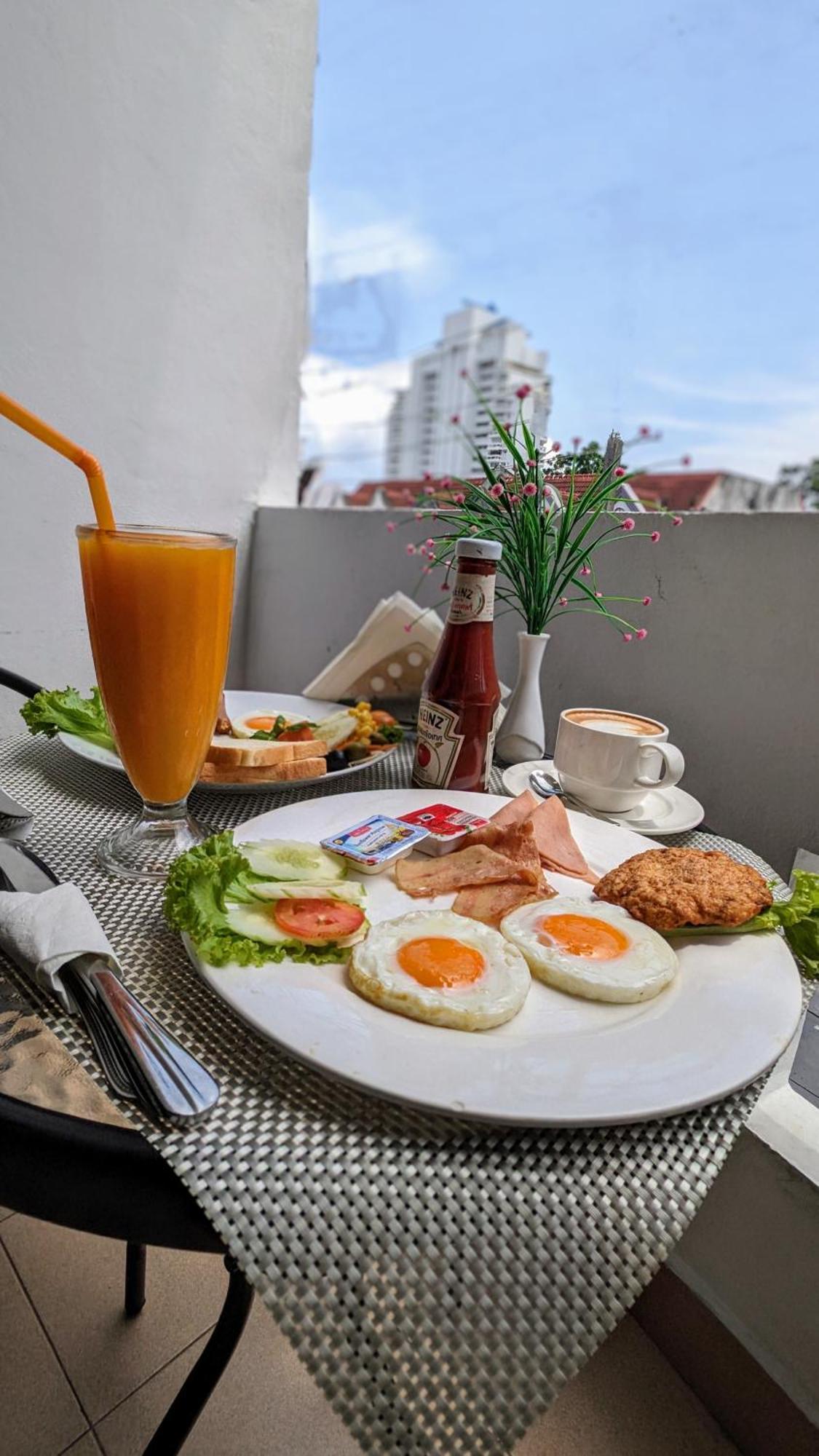 فندق Heaven House Restro & Bar Patong المظهر الخارجي الصورة