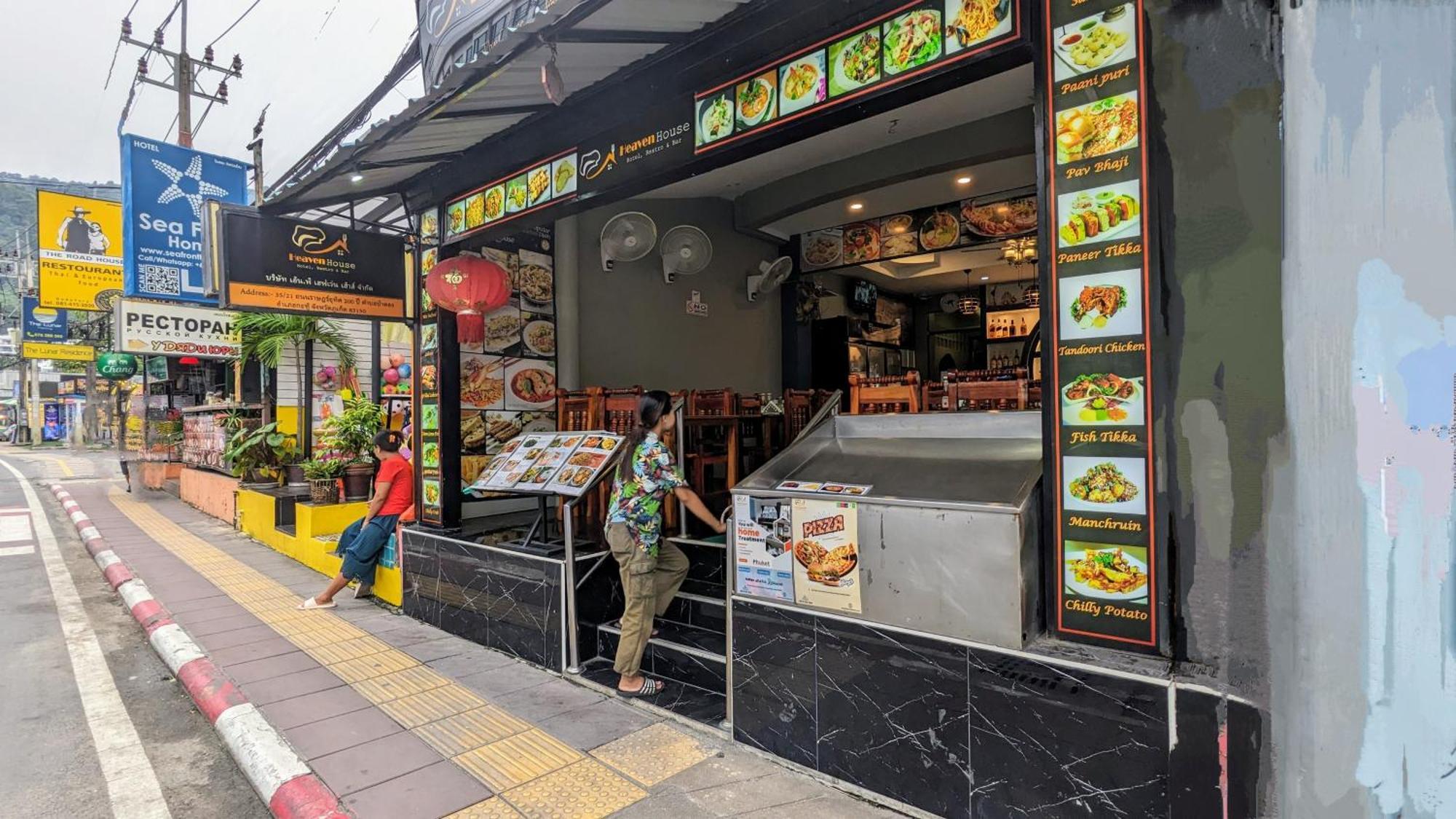 فندق Heaven House Restro & Bar Patong المظهر الخارجي الصورة