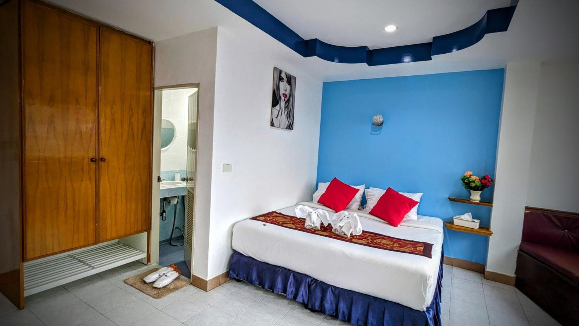 فندق Heaven House Restro & Bar Patong المظهر الخارجي الصورة