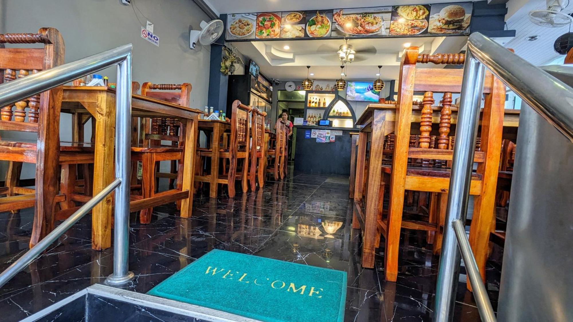فندق Heaven House Restro & Bar Patong المظهر الخارجي الصورة