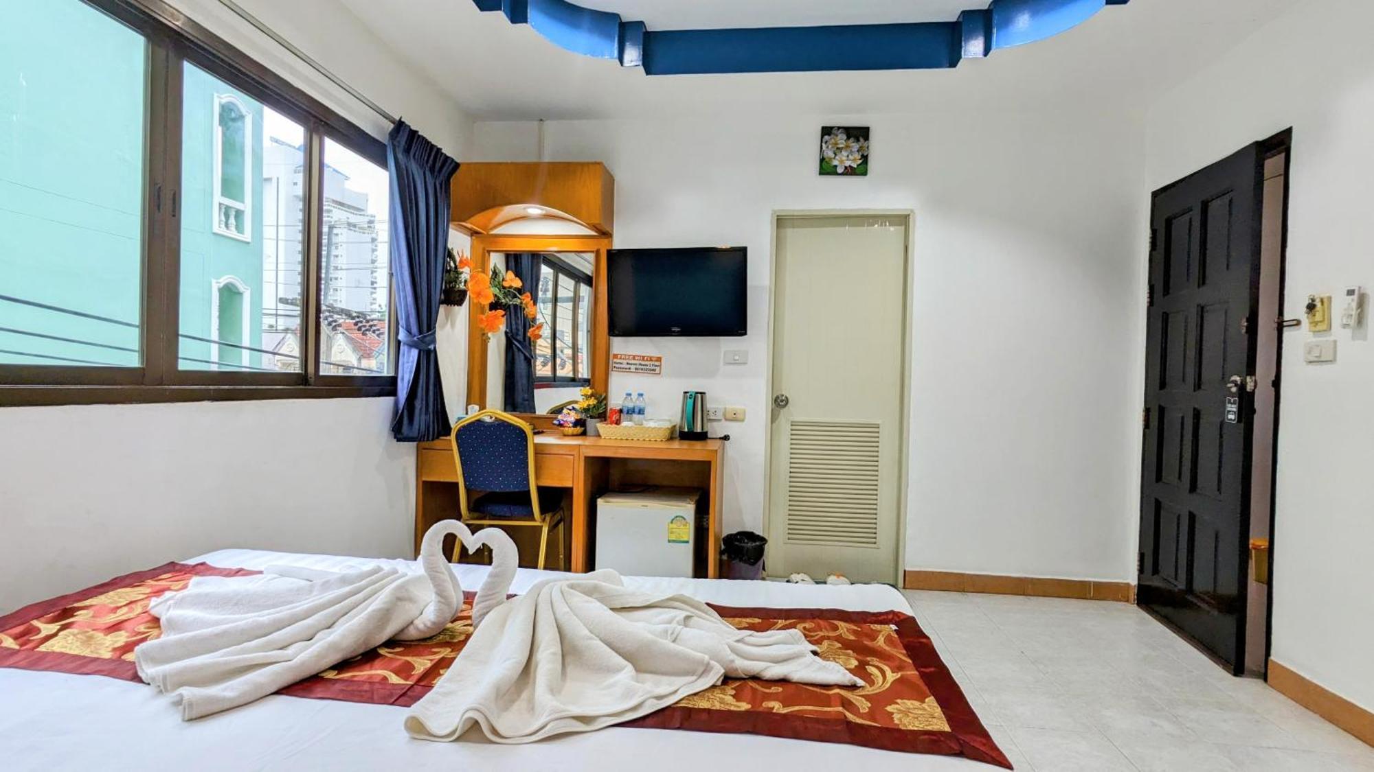 فندق Heaven House Restro & Bar Patong المظهر الخارجي الصورة