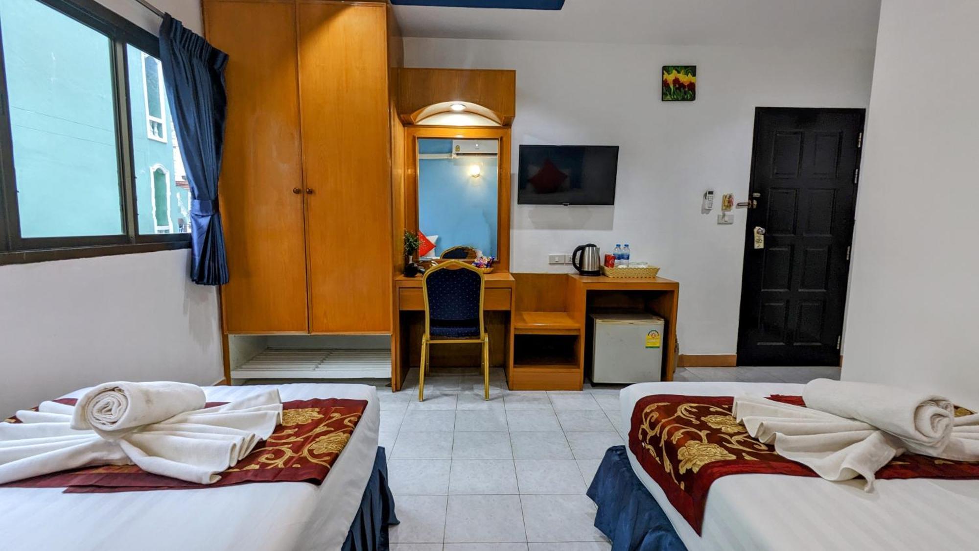 فندق Heaven House Restro & Bar Patong المظهر الخارجي الصورة