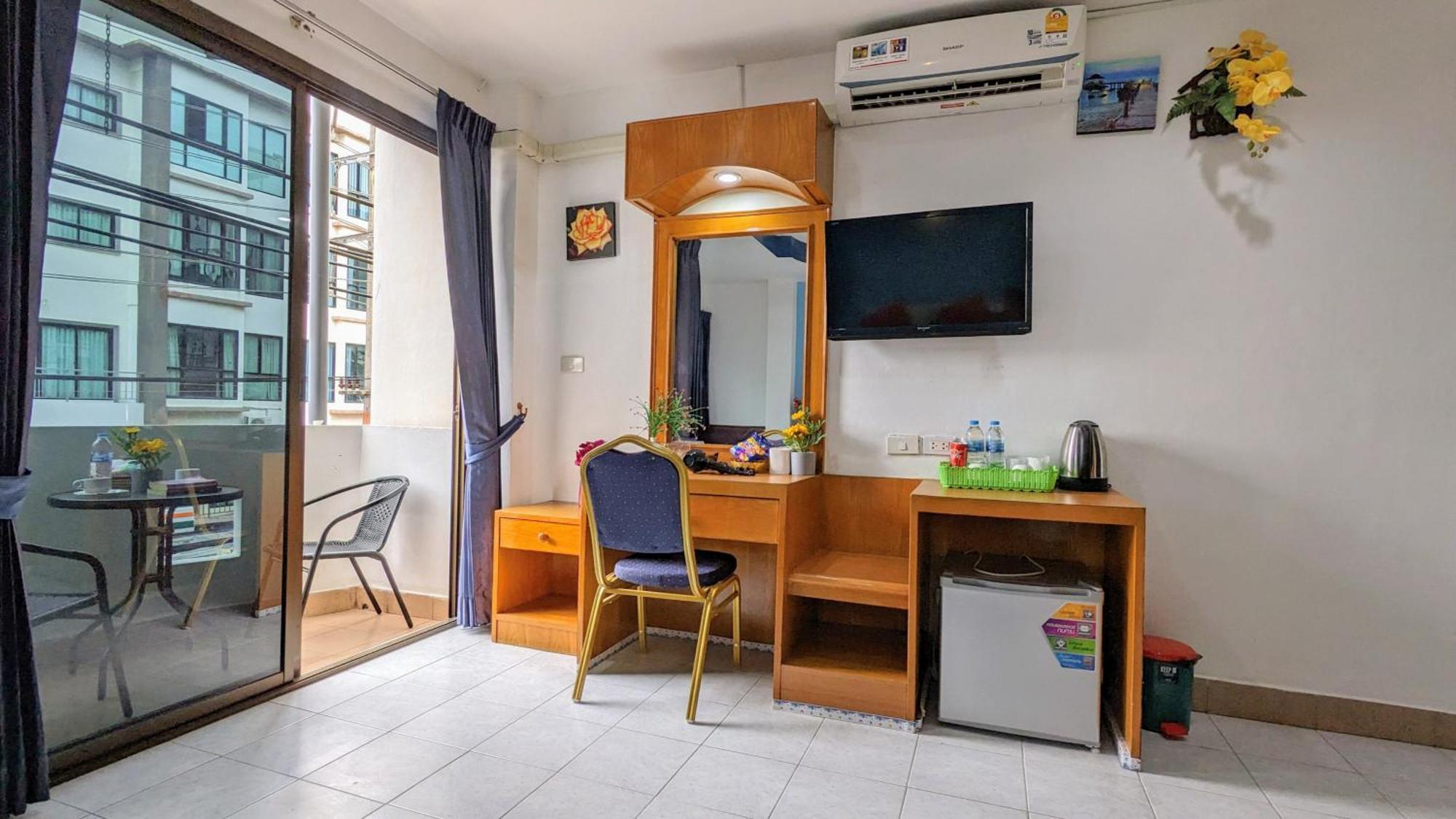 فندق Heaven House Restro & Bar Patong المظهر الخارجي الصورة