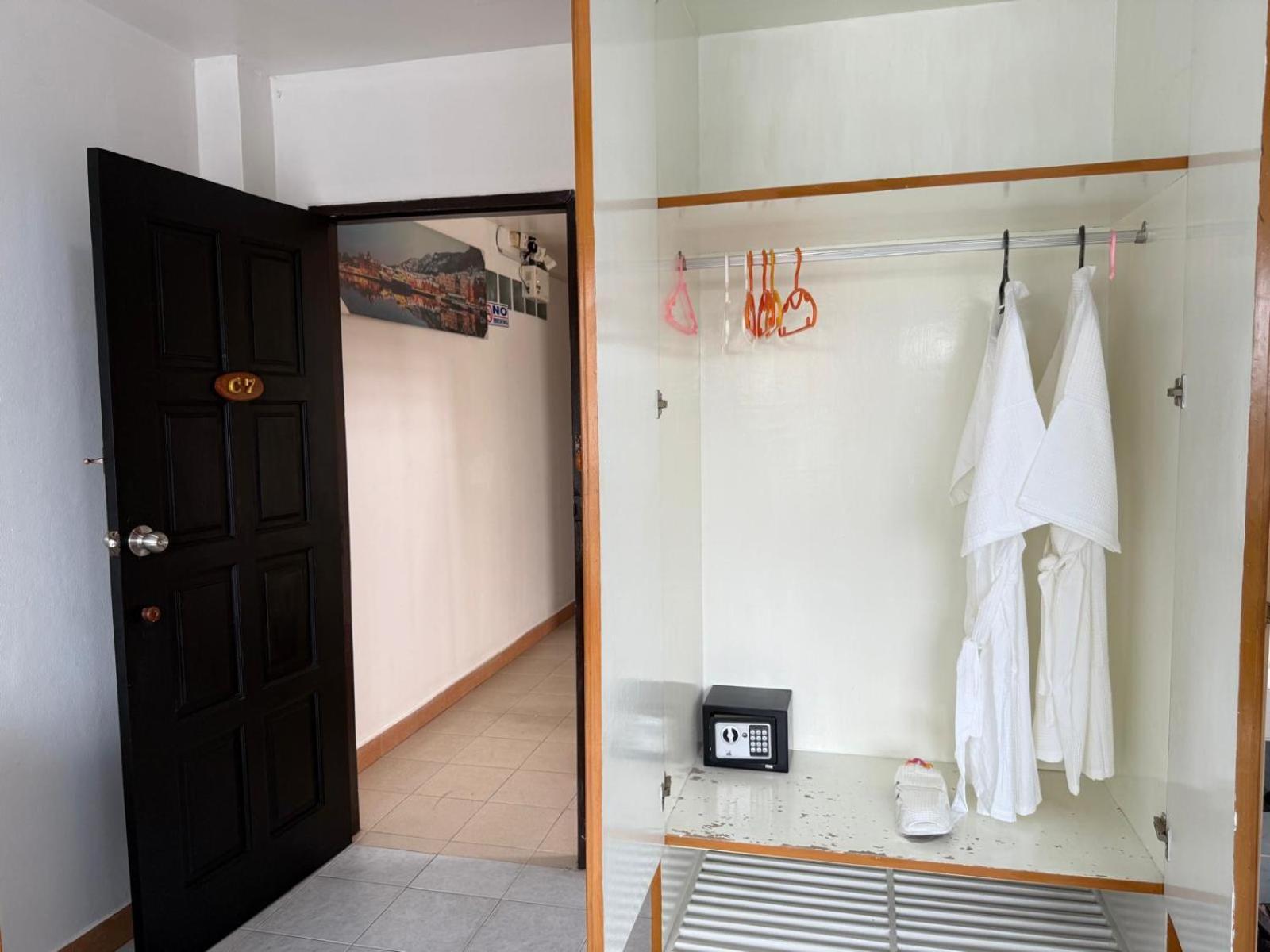 فندق Heaven House Restro & Bar Patong المظهر الخارجي الصورة