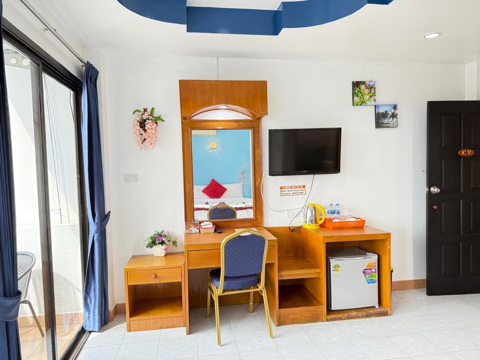 فندق Heaven House Restro & Bar Patong المظهر الخارجي الصورة