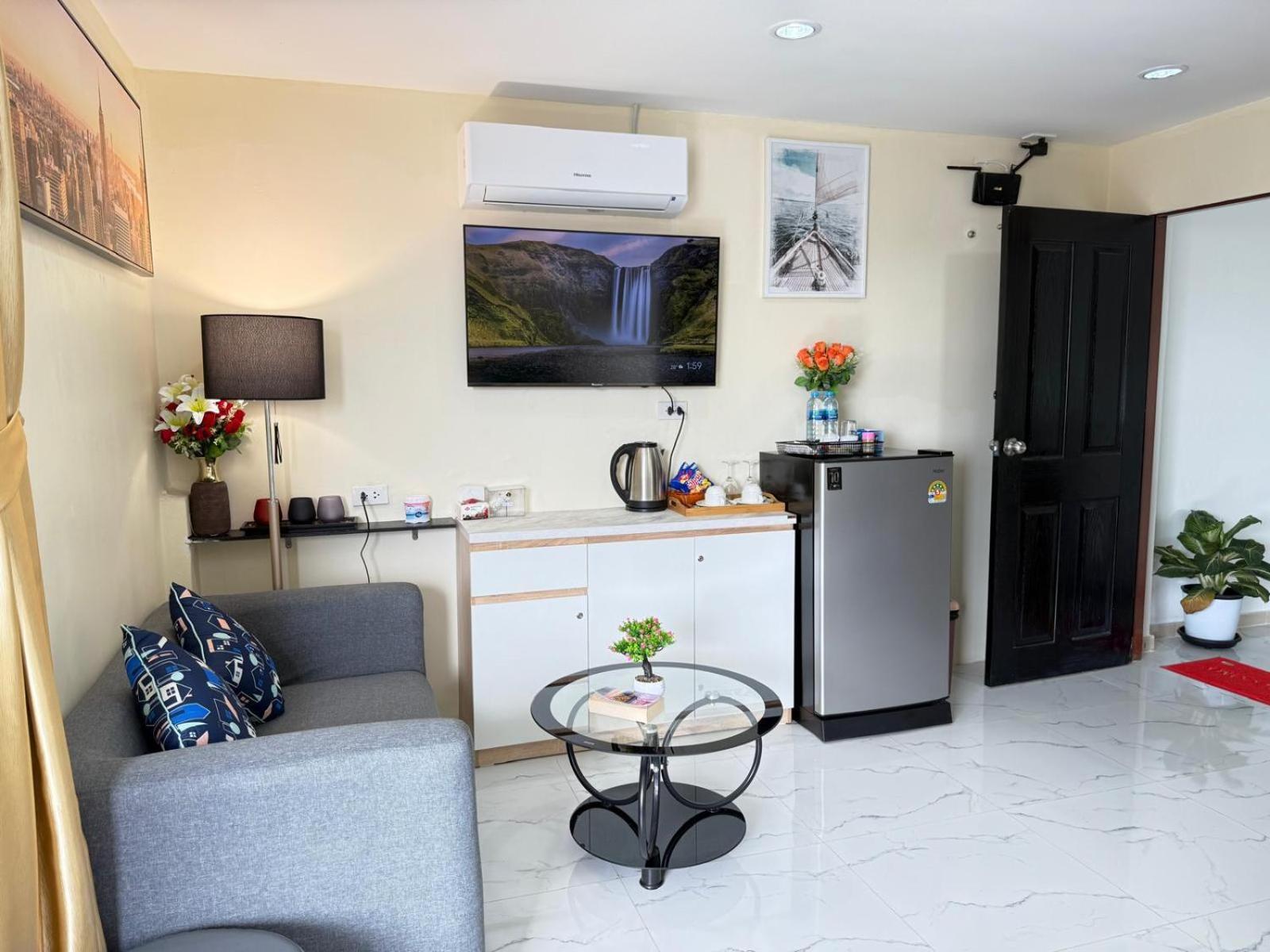 فندق Heaven House Restro & Bar Patong المظهر الخارجي الصورة